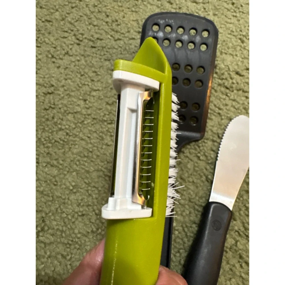 Farberware Spatula Pampered Chef Spreader and Vegetable Peeler Brush Set 3pc